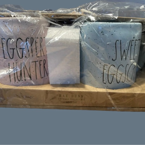 Rae Dunn 2 Mug Easter Spring Set Blue “Eggspert Hunter" & Pink "Sweet Eggscape” - Picture 2 of 2